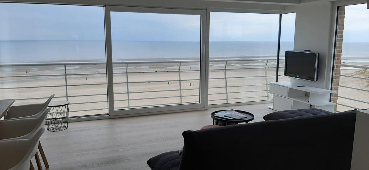 Appartment With Frontal Sea View With 3 Bedrooms Koksijde Exterior photo