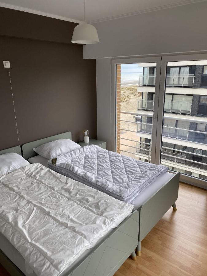 Appartment With Frontal Sea View With 3 Bedrooms Koksijde Exterior photo